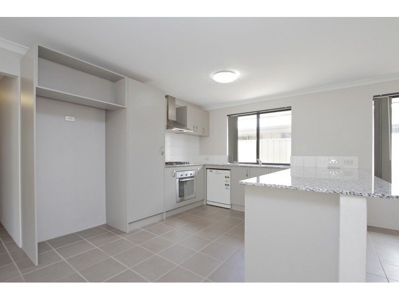 4 Carnation Street, Canning Vale WA 6155