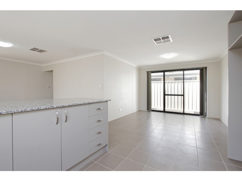 4 Carnation Street, Canning Vale WA 6155