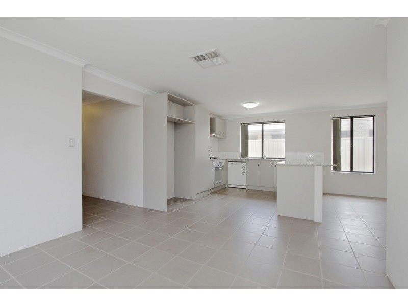 4 Carnation Street, Canning Vale WA 6155