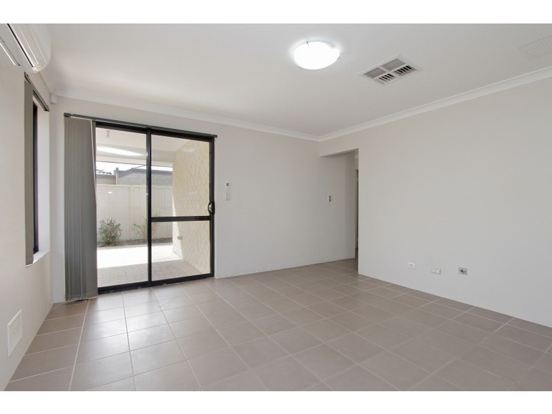 4 Carnation Street, Canning Vale WA 6155