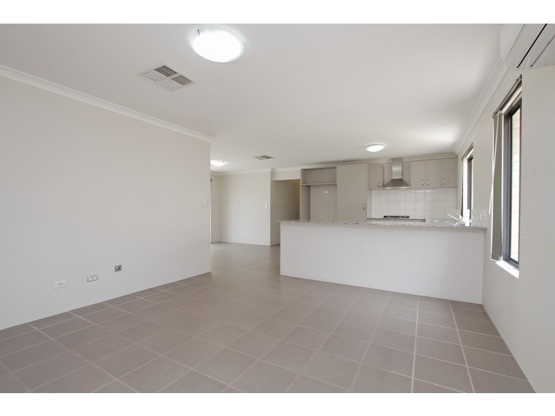 4 Carnation Street, Canning Vale WA 6155