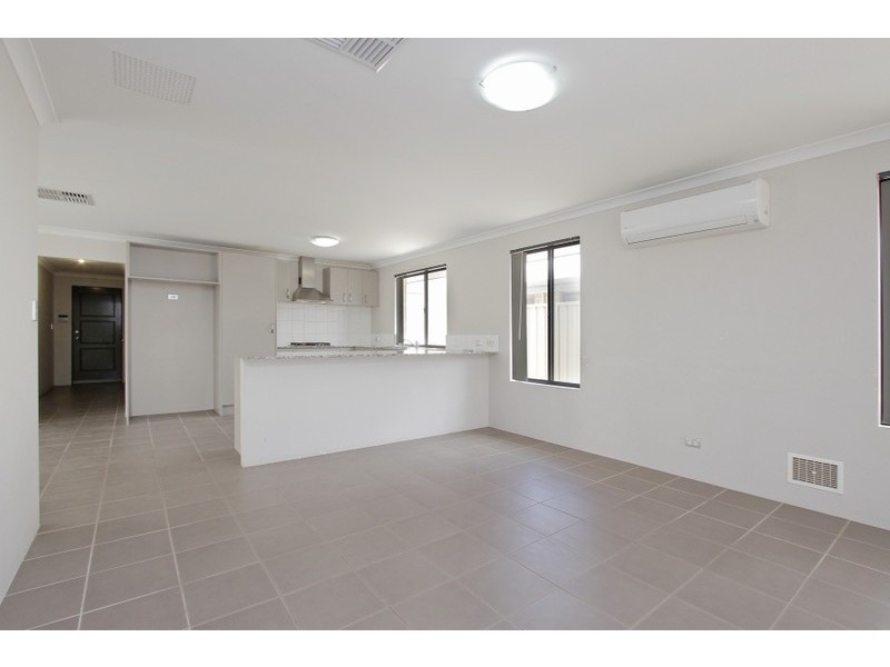 4 Carnation Street, Canning Vale WA 6155