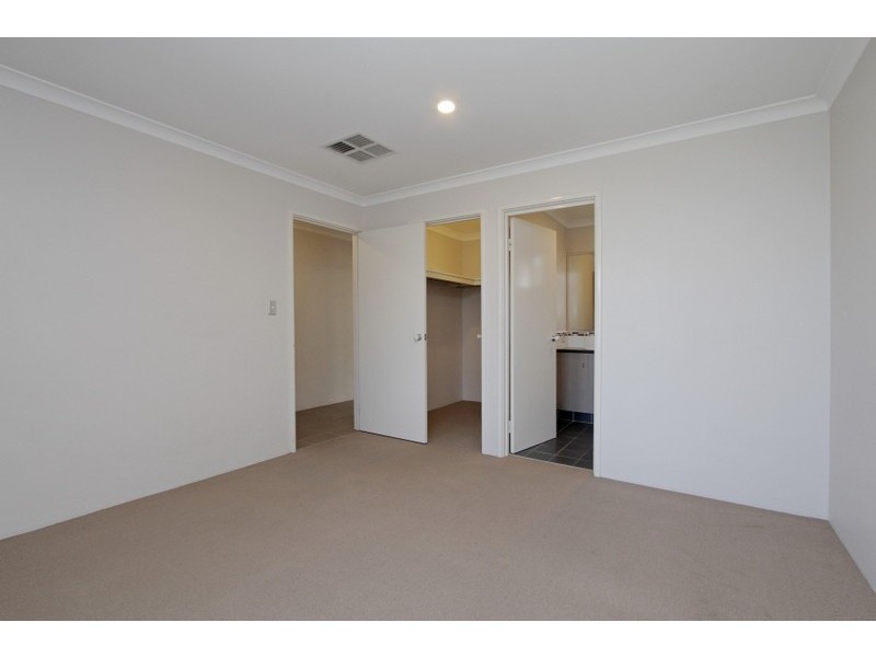 4 Carnation Street, Canning Vale WA 6155