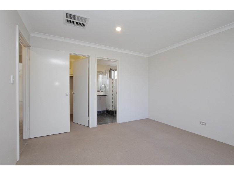 4 Carnation Street, Canning Vale WA 6155