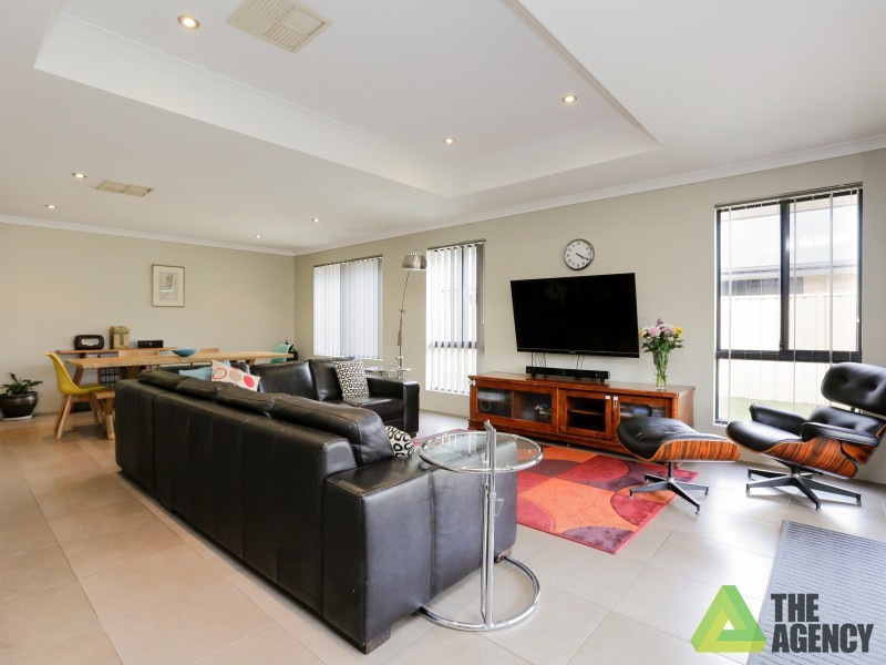 23 Urquhart Court, Canning Vale WA 6155