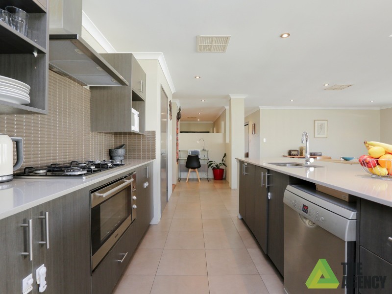 23 Urquhart Court, Canning Vale WA 6155