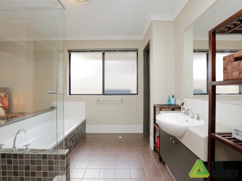 23 Urquhart Court, Canning Vale WA 6155