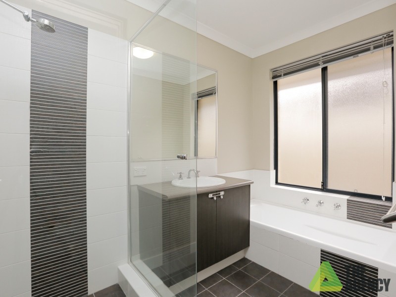 23 Urquhart Court, Canning Vale WA 6155