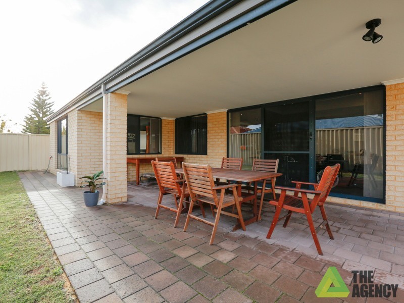 23 Urquhart Court, Canning Vale WA 6155
