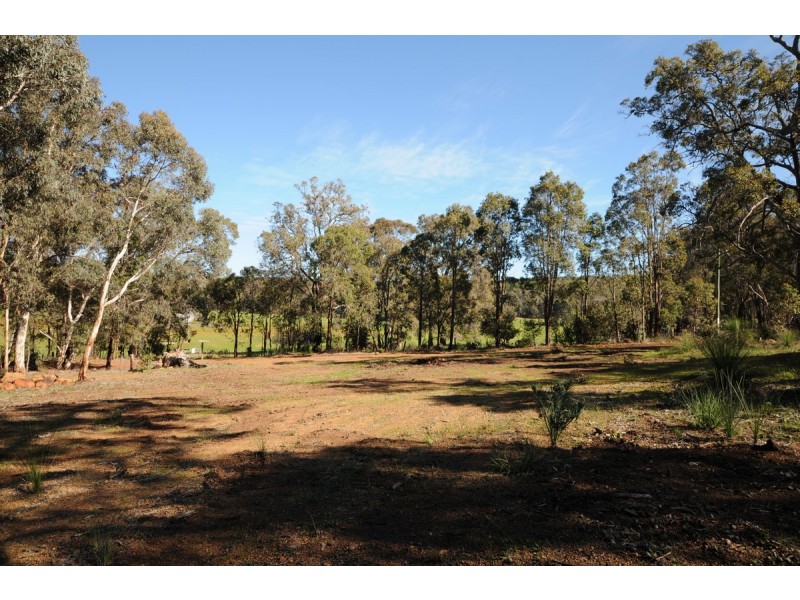 2735 Slayter Road, Wooroloo WA 6558