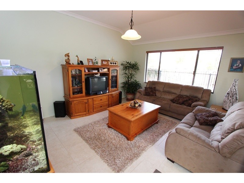 74 Floribunda Avenue, Halls Head WA 6210