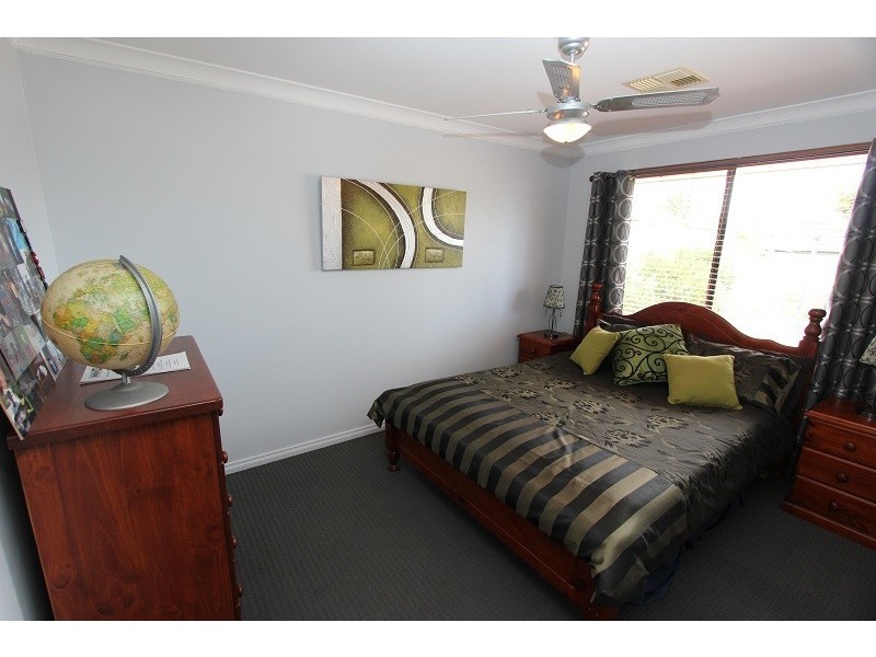 74 Floribunda Avenue, Halls Head WA 6210