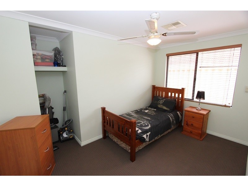 74 Floribunda Avenue, Halls Head WA 6210