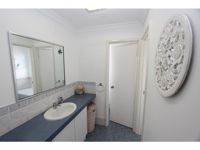 74 Floribunda Avenue, Halls Head WA 6210