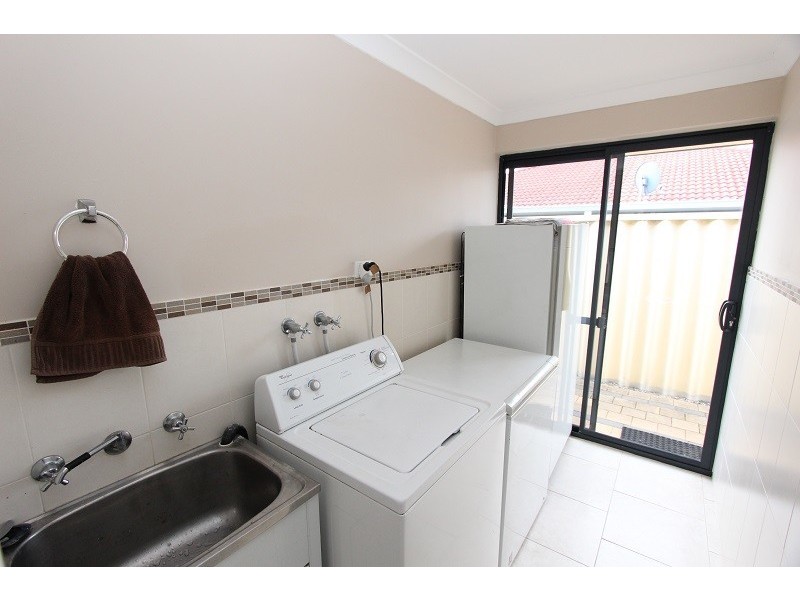 74 Floribunda Avenue, Halls Head WA 6210