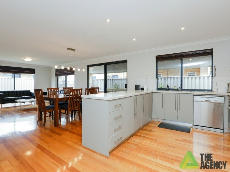 16 Dennis Way, Canning Vale WA 6155