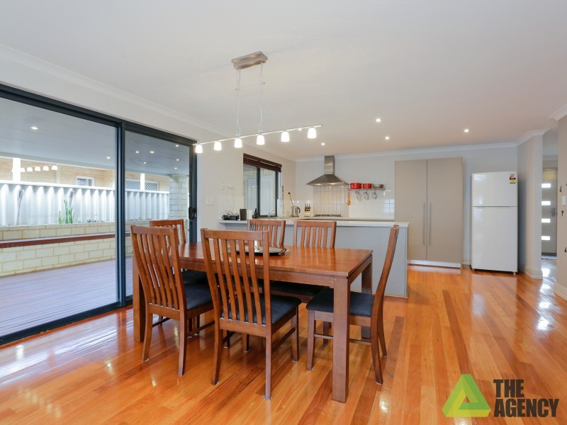 16 Dennis Way, Canning Vale WA 6155