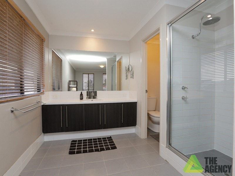 16 Dennis Way, Canning Vale WA 6155