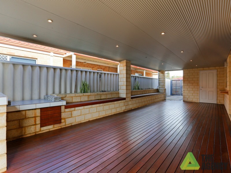 16 Dennis Way, Canning Vale WA 6155