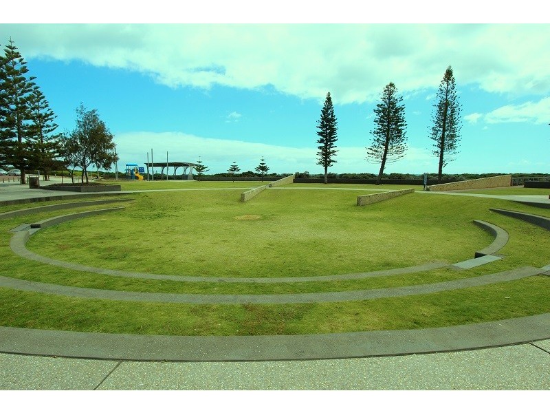 16 Cruentas Way, Halls Head WA 6210