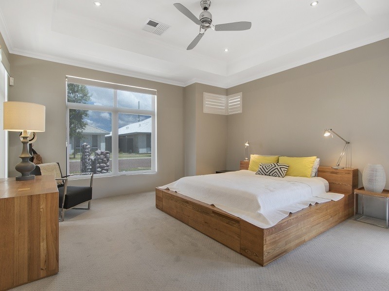 12 Whitehorse Drive, Harrisdale WA 6112