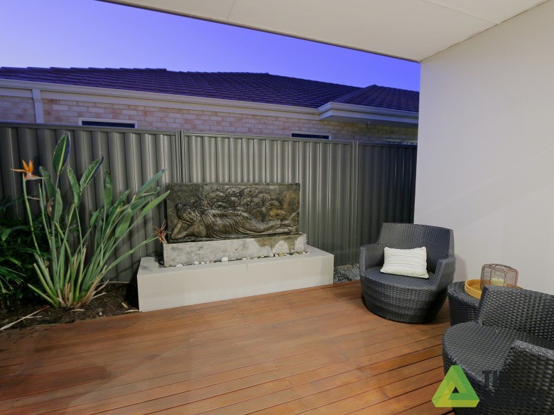 12 Whitehorse Drive, Harrisdale WA 6112