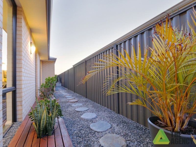 12 Whitehorse Drive, Harrisdale WA 6112