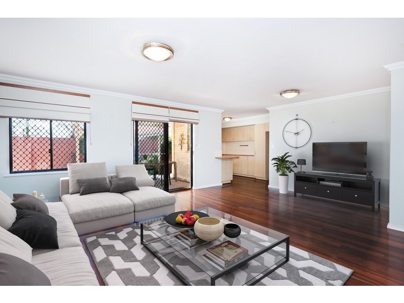 3/572 canning Highway, Attadale WA 6156