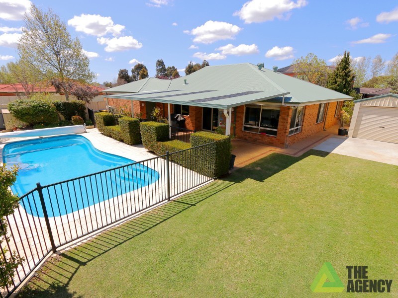 4 Athena Crossing, Canning Vale WA 6155