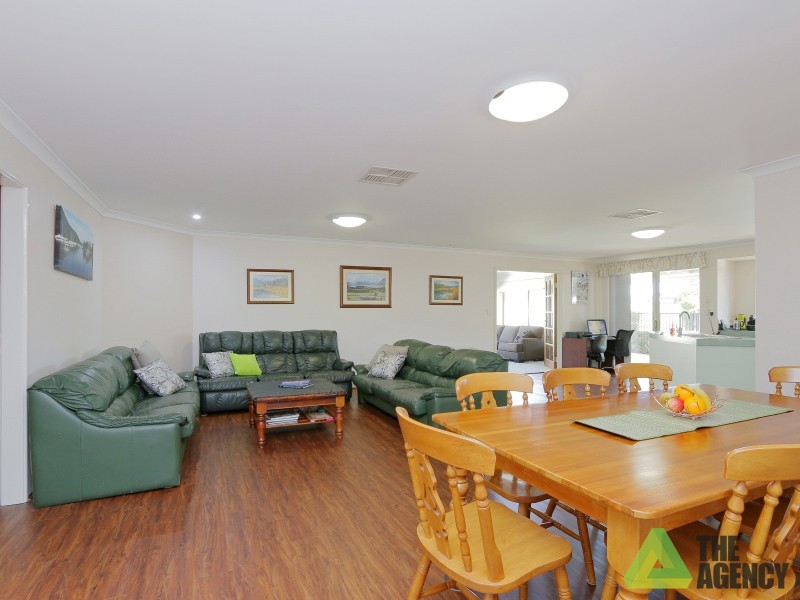 4 Athena Crossing, Canning Vale WA 6155