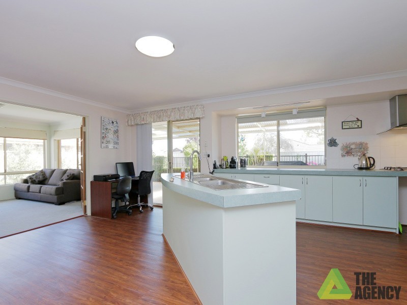 4 Athena Crossing, Canning Vale WA 6155