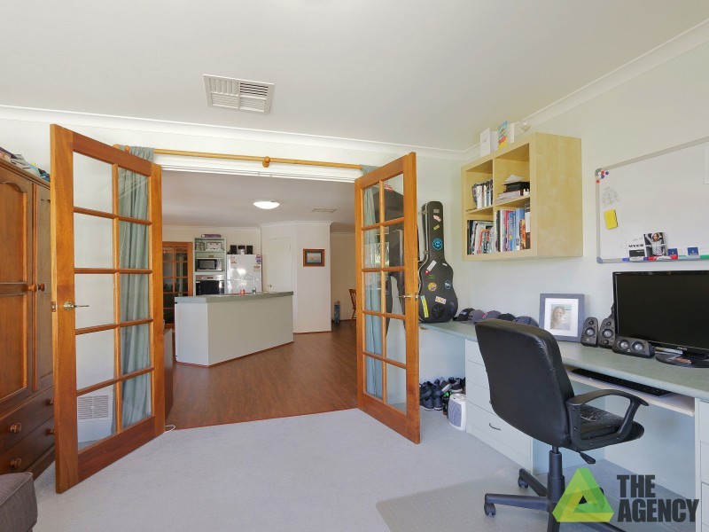 4 Athena Crossing, Canning Vale WA 6155