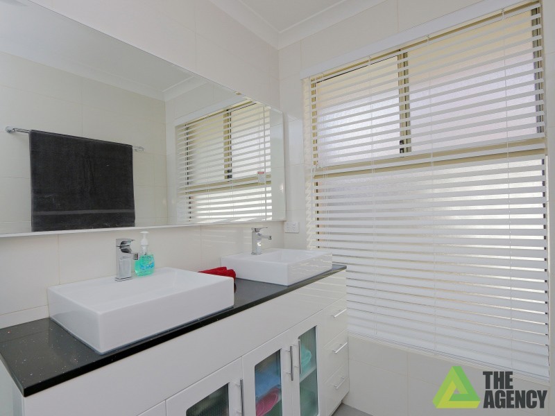 4 Athena Crossing, Canning Vale WA 6155