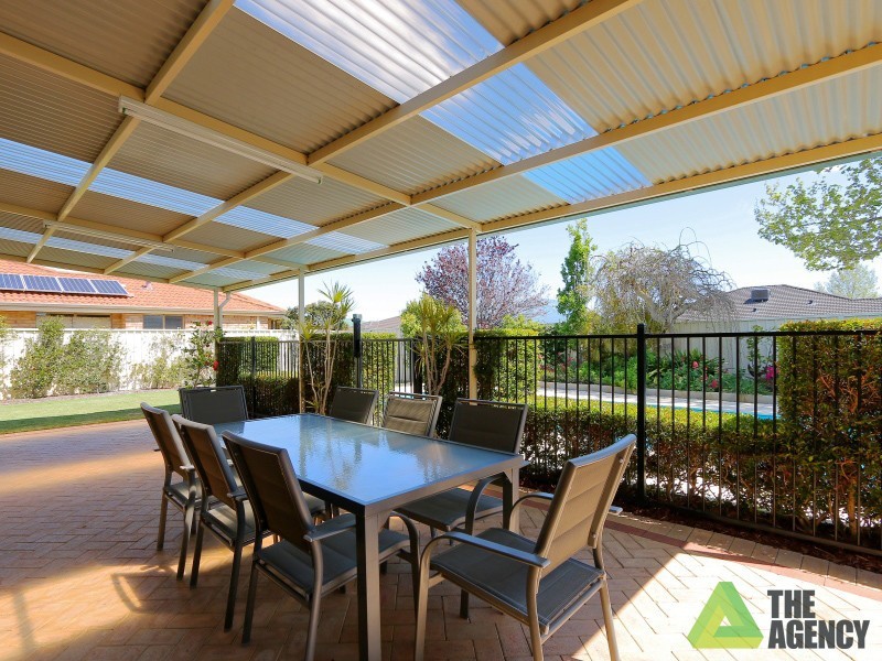 4 Athena Crossing, Canning Vale WA 6155