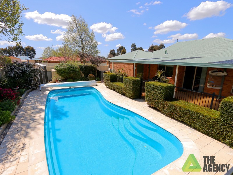 4 Athena Crossing, Canning Vale WA 6155