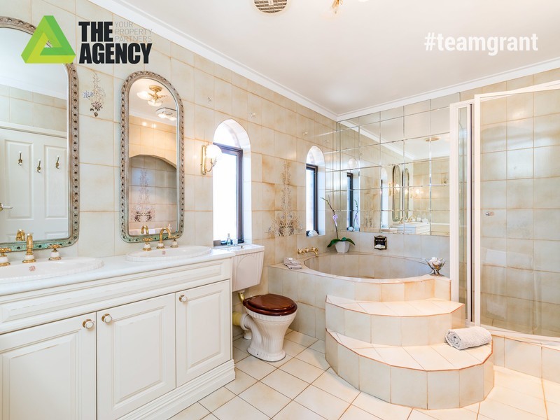 31 Hanrahan Loop, Kardinya WA 6163