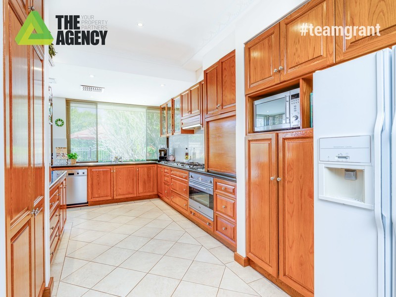 31 Hanrahan Loop, Kardinya WA 6163