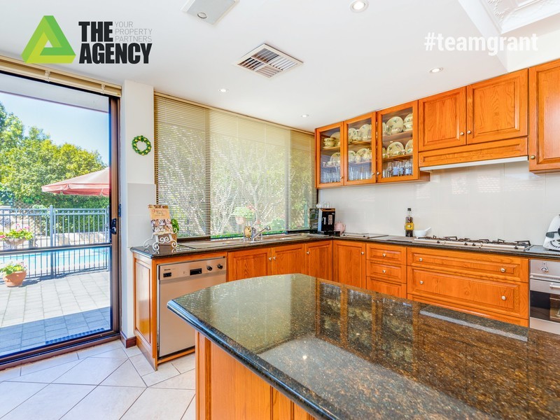 31 Hanrahan Loop, Kardinya WA 6163