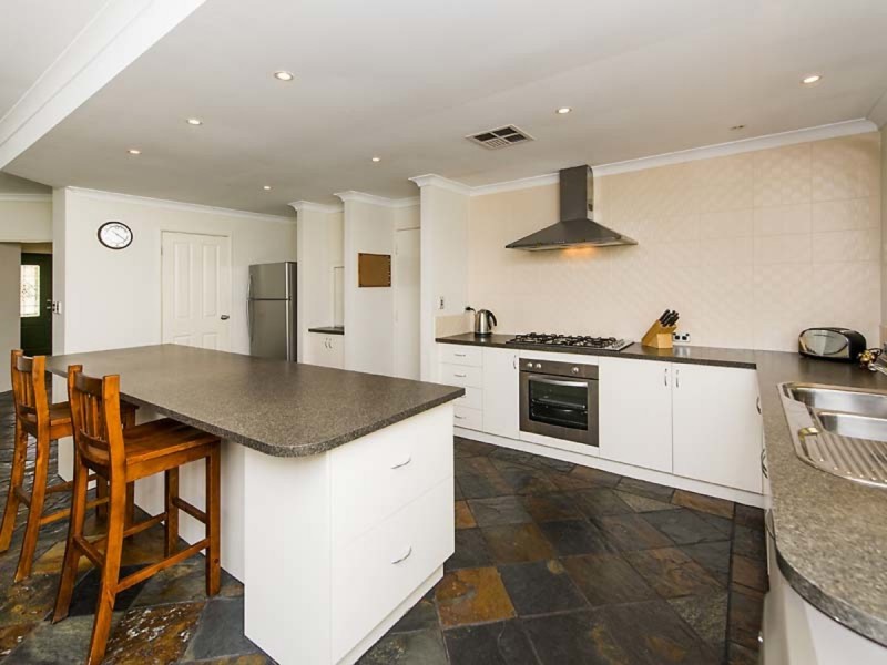 131 Old Dairy Court, Oakford WA 6121