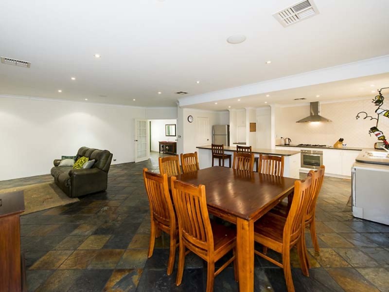 131 Old Dairy Court, Oakford WA 6121