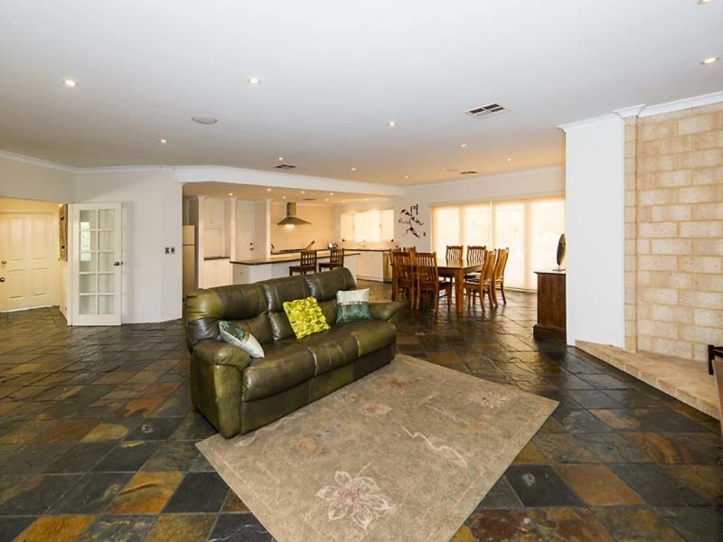 131 Old Dairy Court, Oakford WA 6121