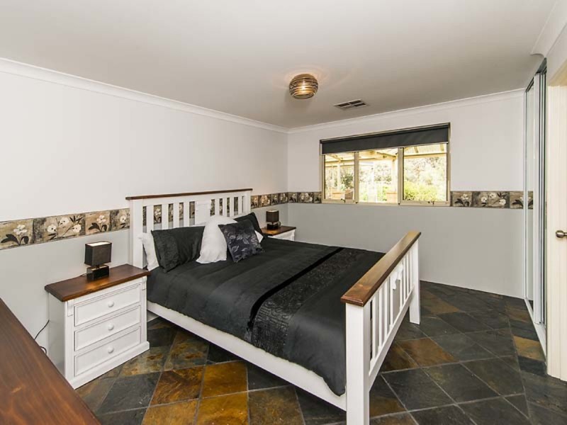 131 Old Dairy Court, Oakford WA 6121