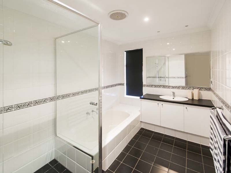 131 Old Dairy Court, Oakford WA 6121