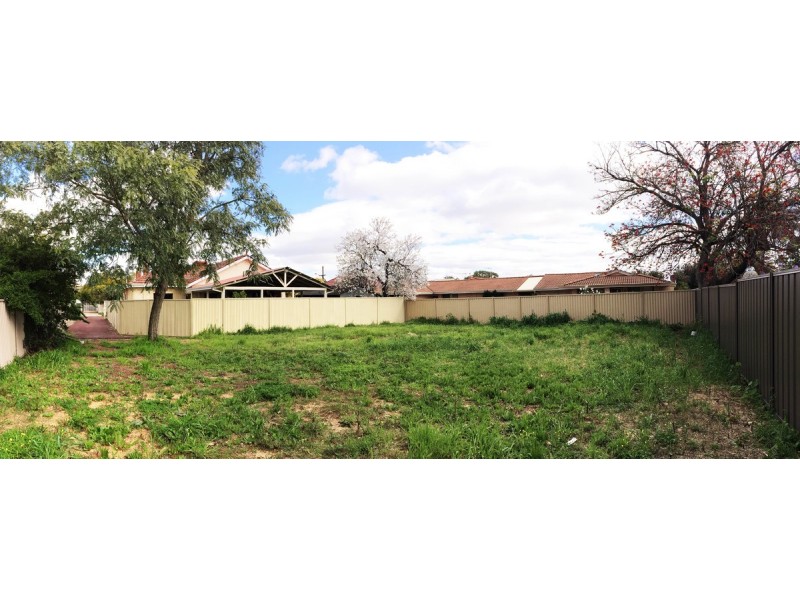 16a Holmesdale Road, Woodbridge WA 6056