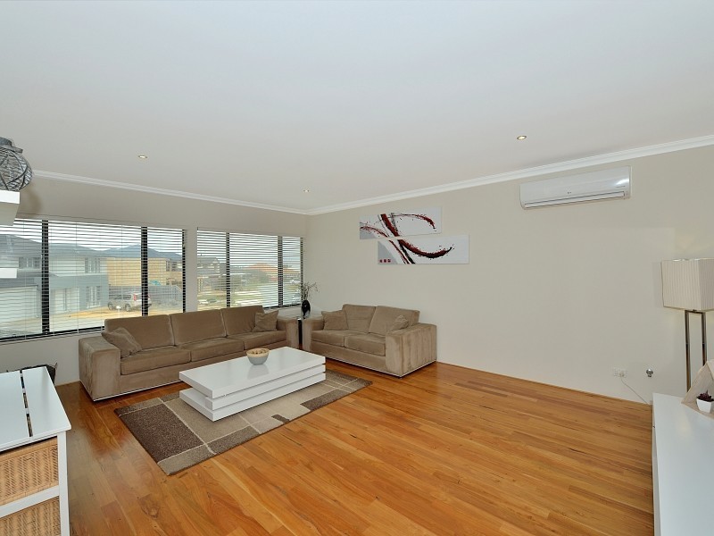 2 Grasshill Grange, Halls Head WA 6210