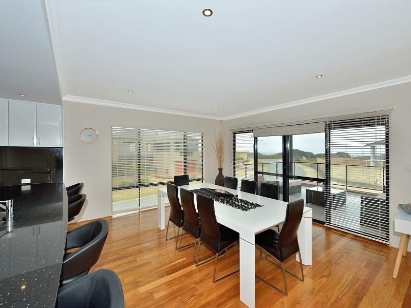 2 Grasshill Grange, Halls Head WA 6210