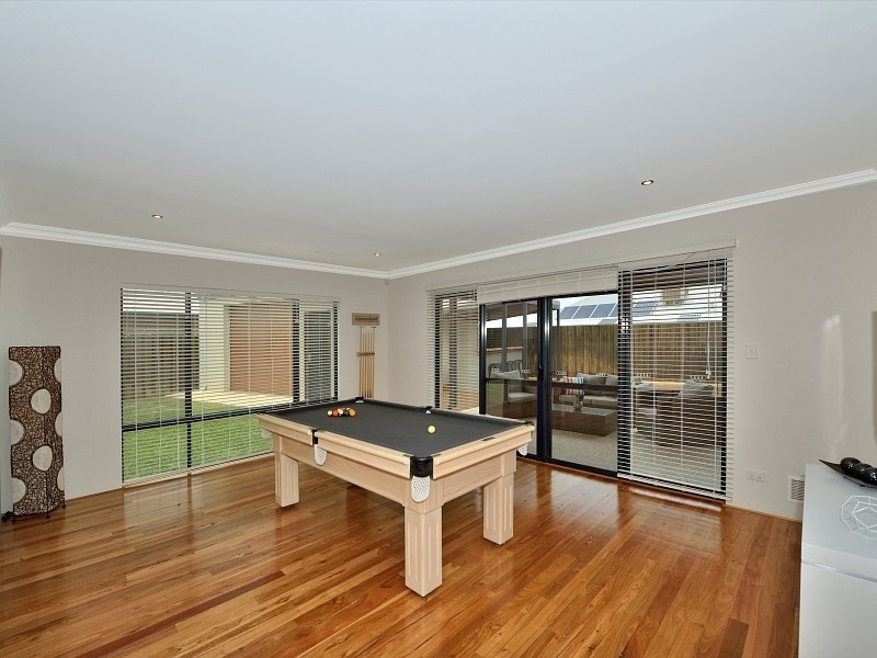 2 Grasshill Grange, Halls Head WA 6210