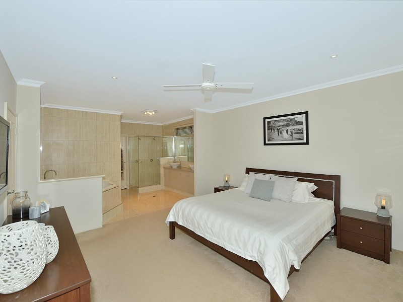 2 Grasshill Grange, Halls Head WA 6210