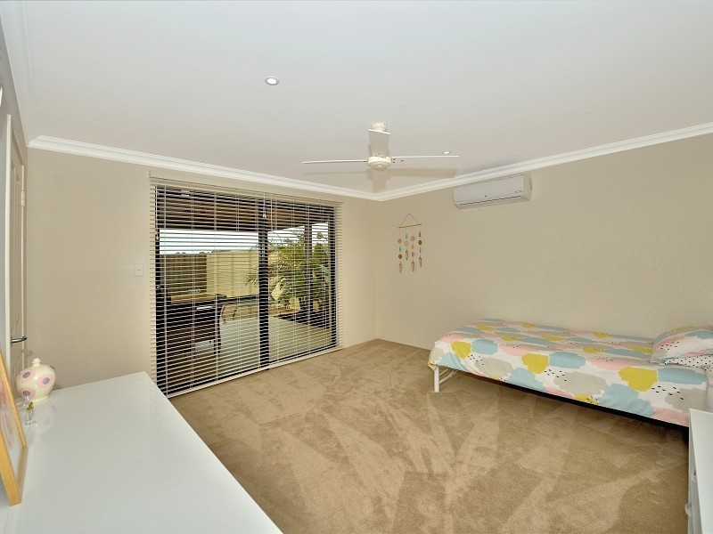 2 Grasshill Grange, Halls Head WA 6210