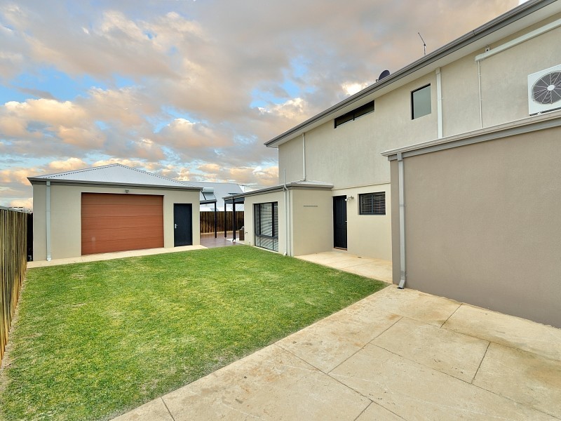 2 Grasshill Grange, Halls Head WA 6210